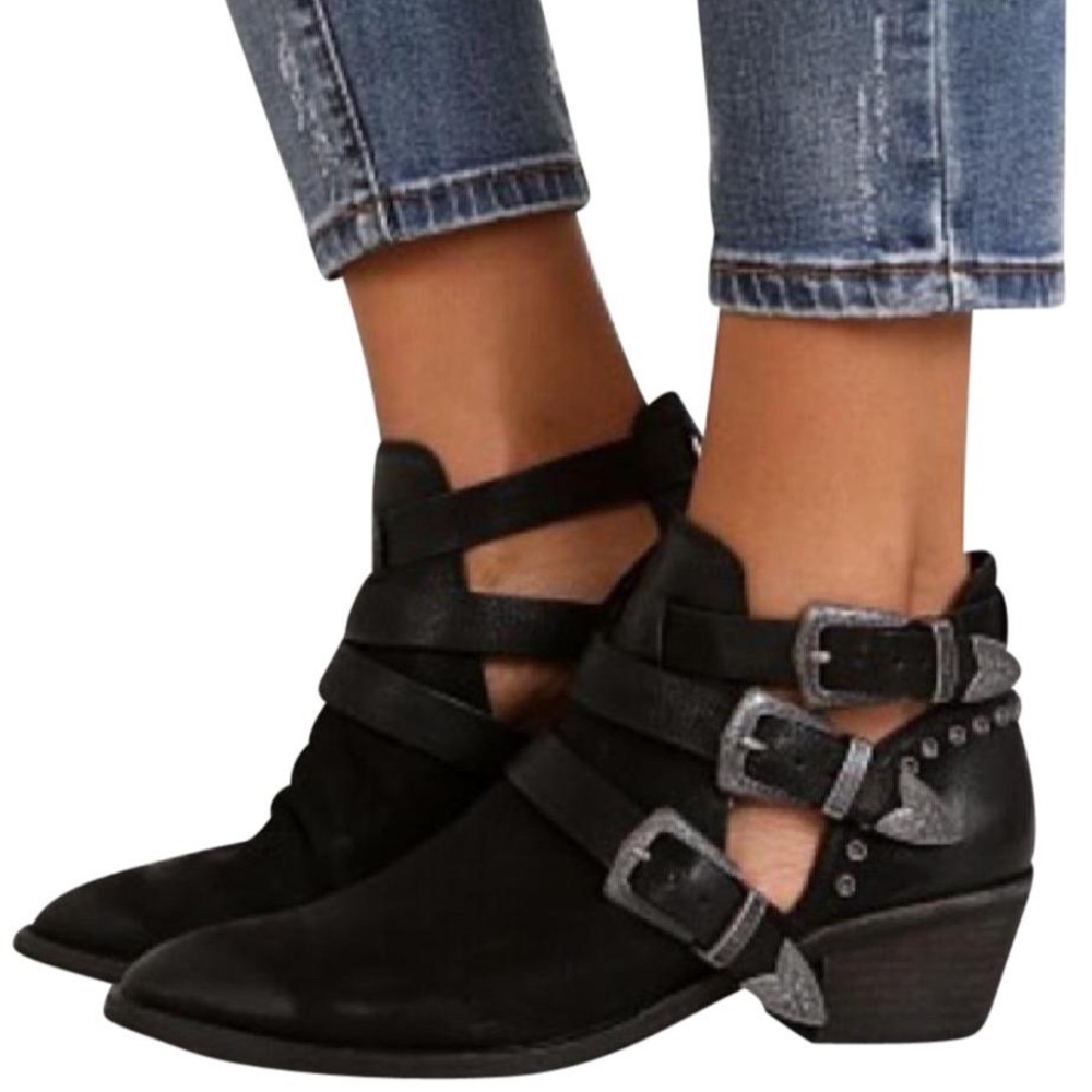 Dolce Vita Spur triple buckle black ankle booties